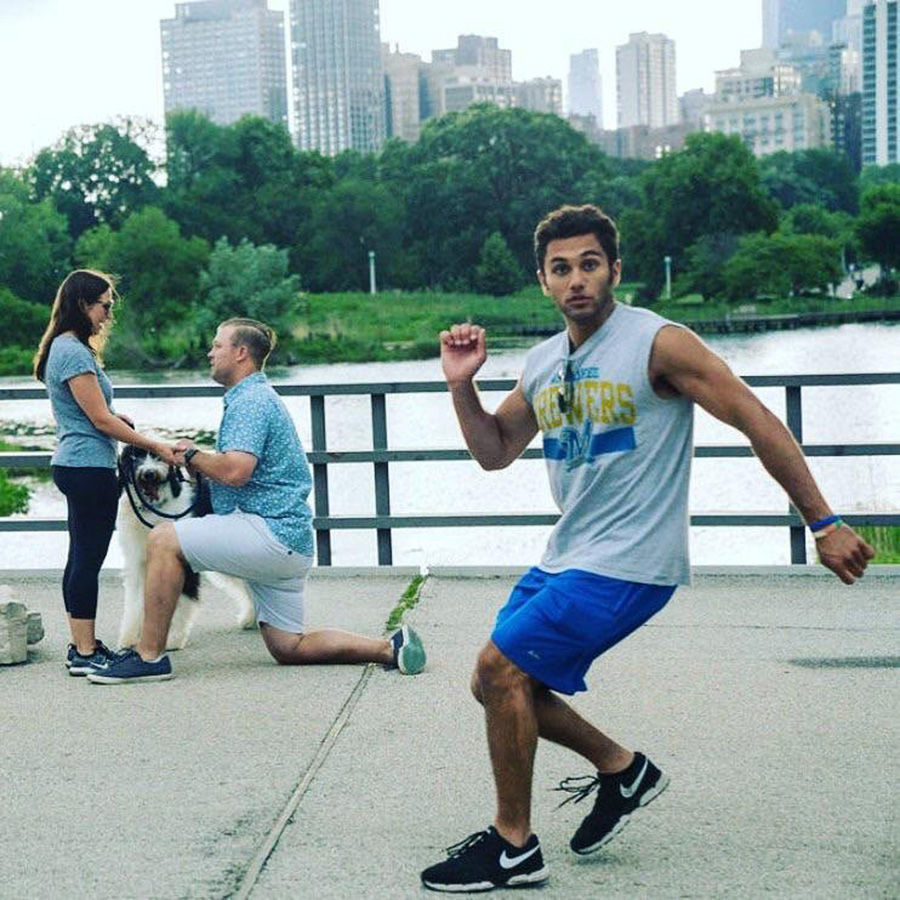 photobomb jogger
